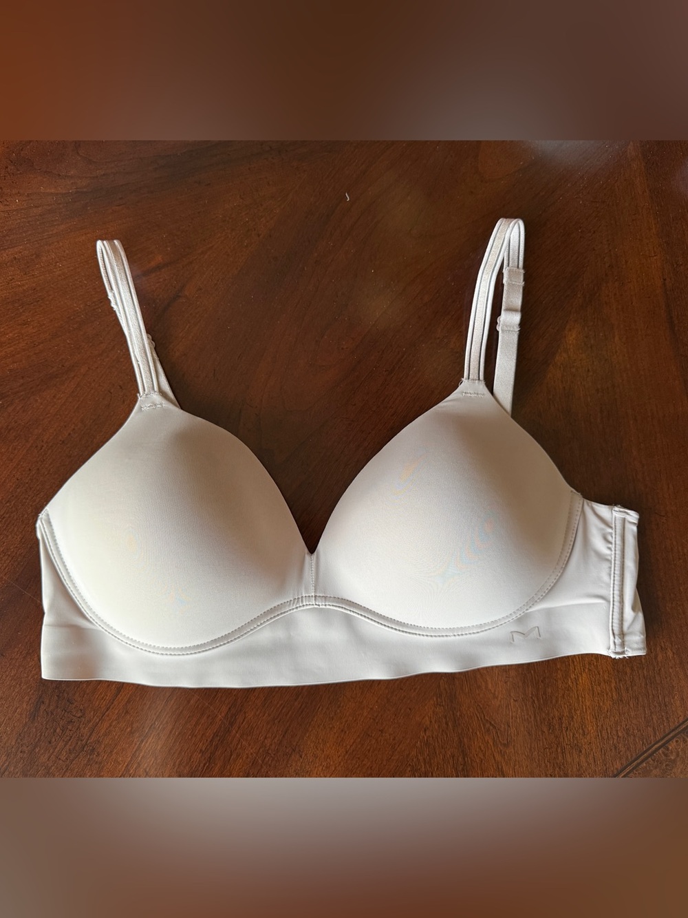 Maidenform Barely There Wireless Bra Medium